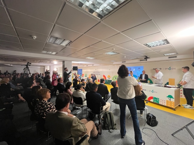 Firma almeriense marca pautas en agricultura regenerativa a Aenor